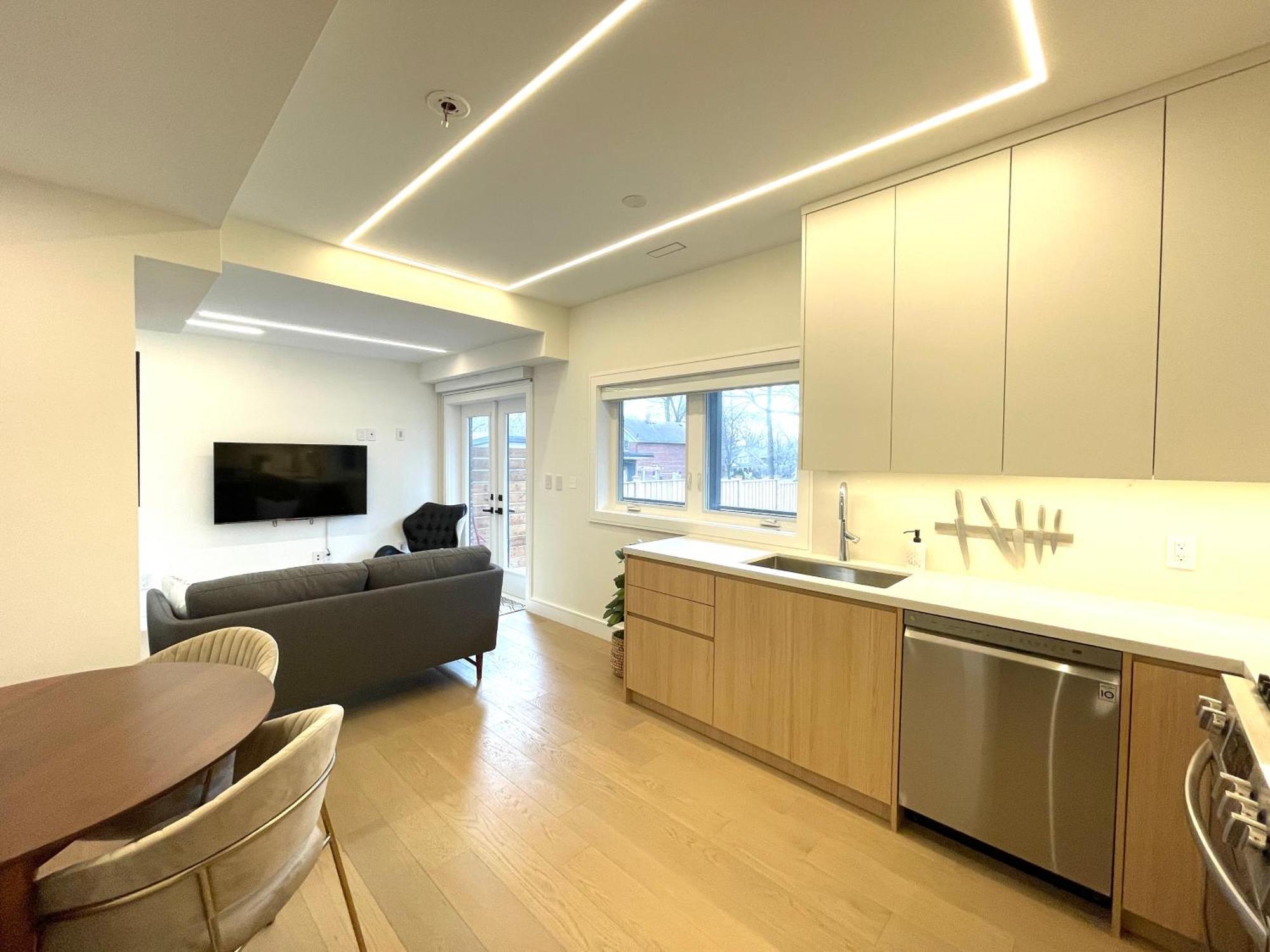 Modern Apartment Close To The Beach With Parking Toronto Exteriér fotografie